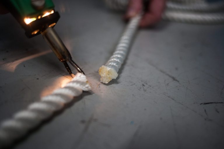 How to Cut a Thick Rope? Simple and Easy Ways