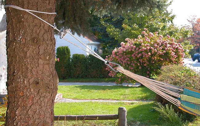 How to Hang a Hammock With Rope