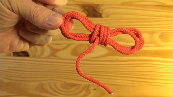 How to tie rope to store