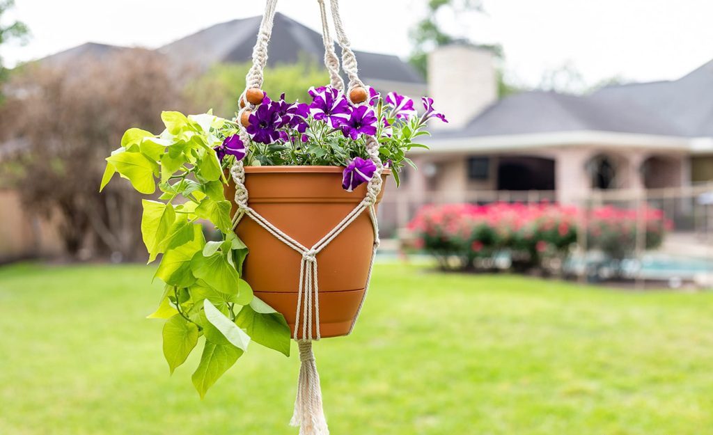 What type of rope is best for outdoor hanging baskets