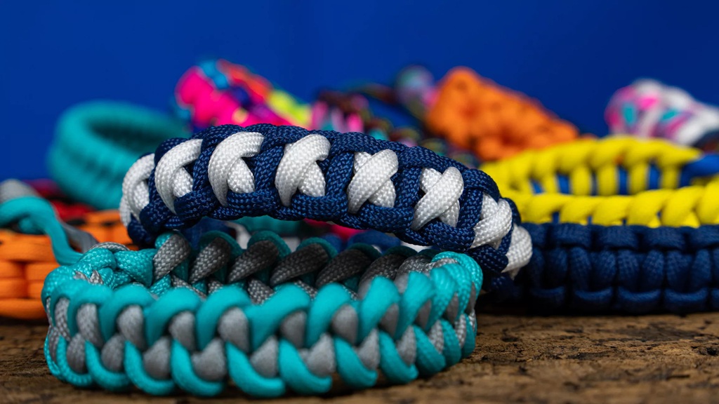 How to make a 550 cord bracelet without a buckle?