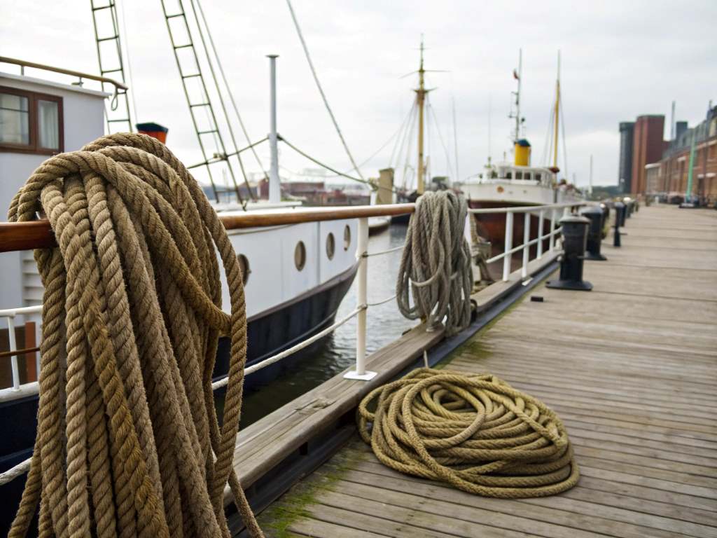 Top 10 Shipping Ropes for Boats, Docks, and Maritime Hauling