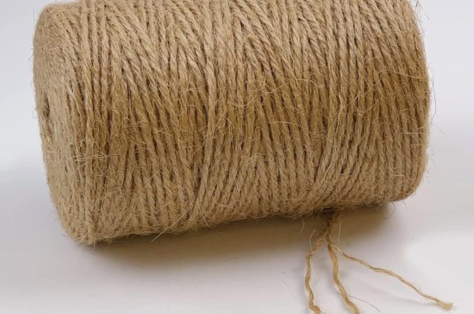 Eco-friendly PerkHomy jute twine roll with 600 feet of natural fiber – perfect for creative DIY, gift wrapping, and garden tying.