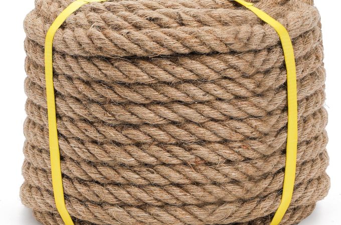 ZENFUN 3/4-inch x 98-foot hemp Manila rope, thick natural jute fiber, suitable for crafts, outdoor use, nautical décor, and heavy-duty tying.