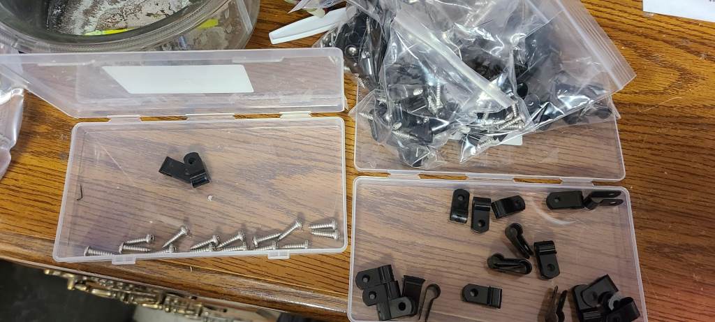 mankk 50PCS 1/2 Inch Rope Light Clips P-Style Mounting Clips Plastic Cable Clamps with Compatible Stainless Steel Pan Head Phillips Screws for Wire Management M-030-BK-LS 
