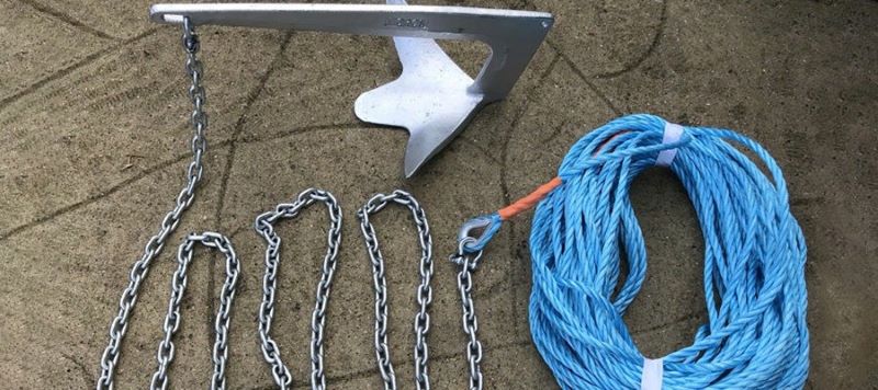 Maintained fishing ropes ready for use between the dock and the open sea