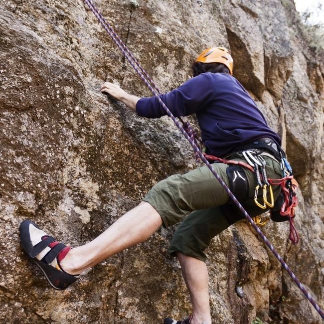 Durable YUZENET bull rope, 3/8 inch x 100 ft, perfect for securing loads and outdoor use.