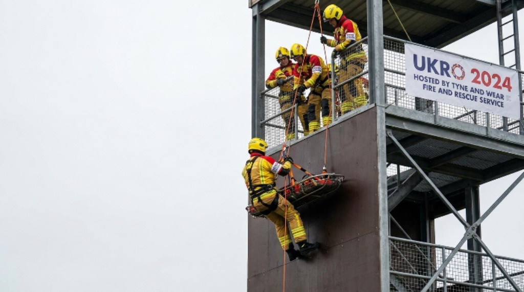 Fire rescue professionals performing rope rescue scenario at UKRO challenge